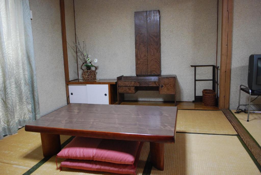 Chizuru Ryokan Hiroshima Phòng bức ảnh